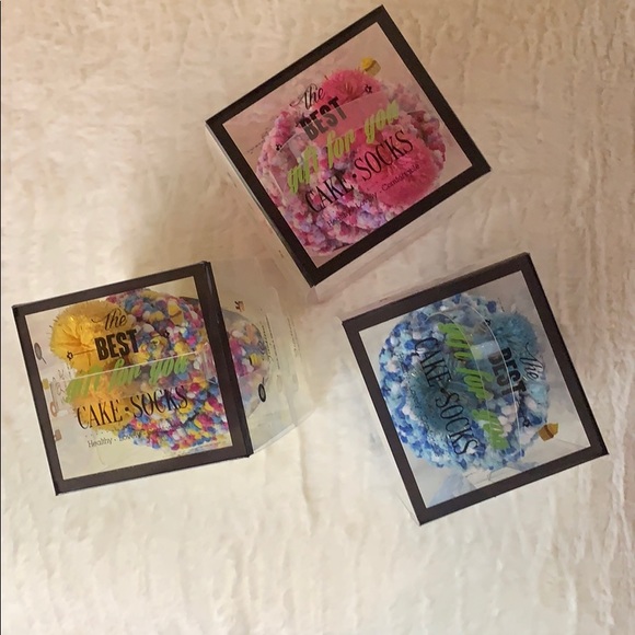 💥🧦🧦SWEET PAIR POM POM SOCKS with BOX🎁💛💗💙 - Picture 2 of 8